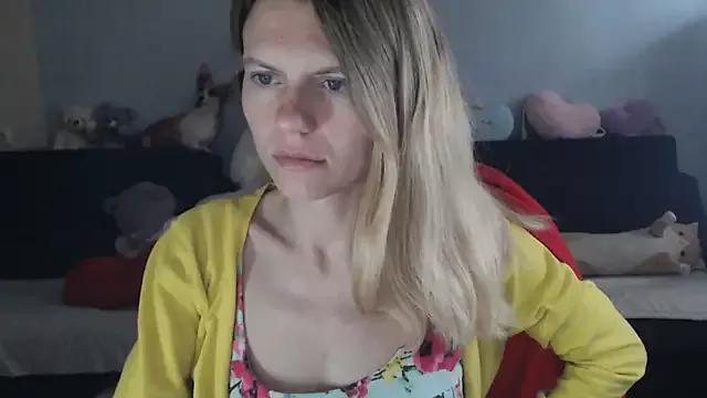 Explore our live girls sluts from our Custom and Multi clubs and checkout exclusive access to highly interactive content, such as shape, hair, titties, pussy type and many more.