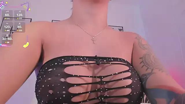 NiiaEvanss from StripChat