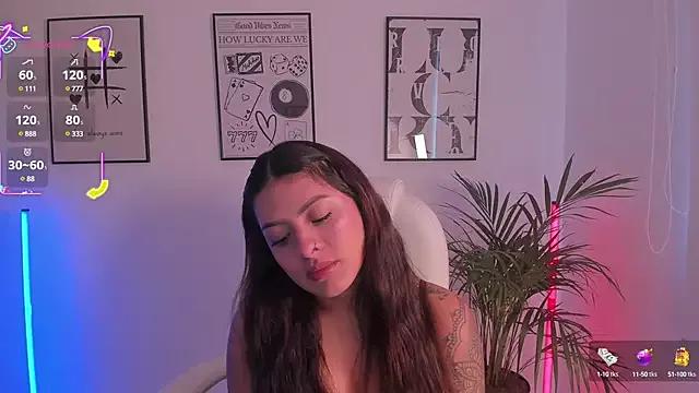 NiiaEvanss from StripChat