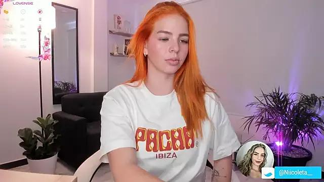 Niicoleta from StripChat