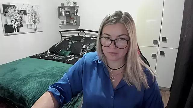 Explore our live girls sluts from our Custom and Multi clubs and checkout exclusive access to highly interactive content, such as shape, hair, titties, pussy type and many more.
