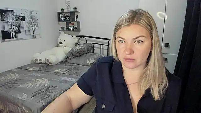 Explore our live girls sluts from our Custom and Multi clubs and checkout exclusive access to highly interactive content, such as shape, hair, titties, pussy type and many more.