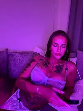 Nikki__Foxx from StripChat