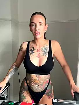 Nikki__Foxx from StripChat is Freechat
