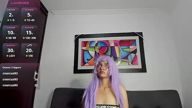 Nikki__uwu from StripChat