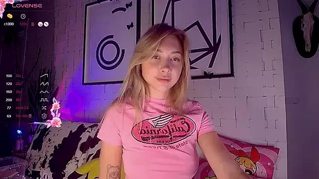 nikkichu from StripChat