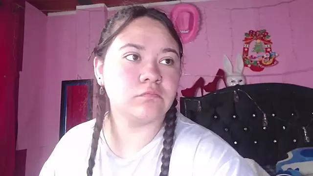NikkiRous_ from StripChat