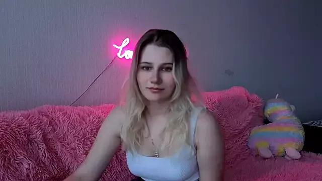 Explore our live girls sluts from our Custom and Multi clubs and checkout exclusive access to highly interactive content, such as shape, hair, titties, pussy type and many more.