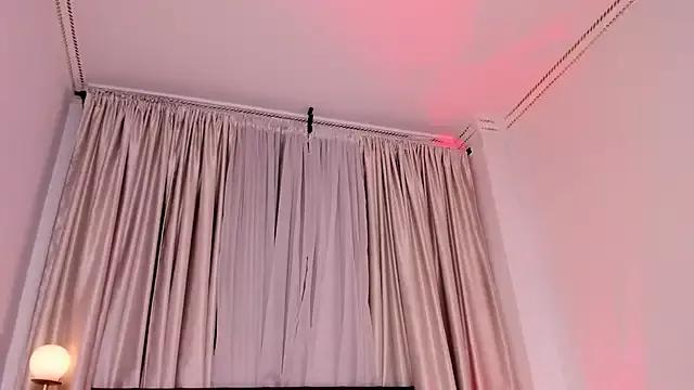 Nina_Cavaali from StripChat