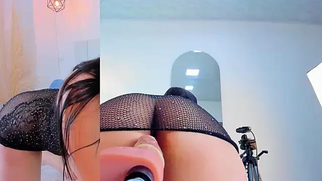 Explore our live girls sluts from our Custom and Multi clubs and checkout exclusive access to highly interactive content, such as shape, hair, titties, pussy type and many more.