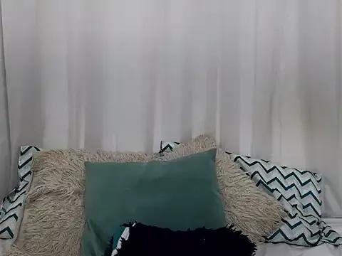 ninaa_fox from StripChat