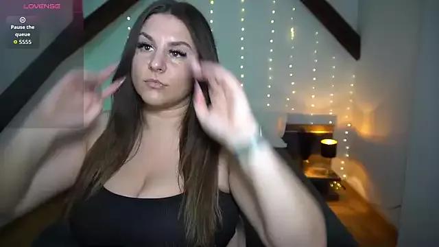 NinaaLovesYou from StripChat is Freechat