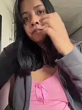 Ninabrunette18 from StripChat