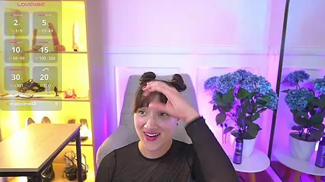 NinaCollinss from StripChat