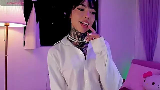 NinaVall from StripChat