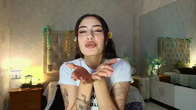 nini_love01 from StripChat