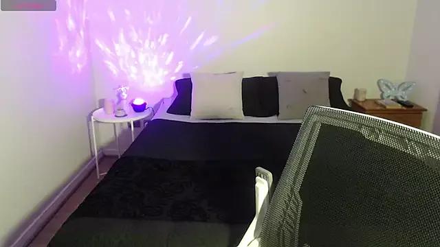 Ninimoon from StripChat