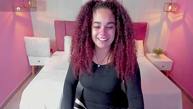 ninna_curly from StripChat