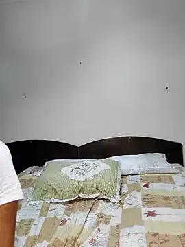 Nisreenn webcams show profile image 