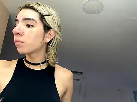 Explore our live girls sluts from our Custom and Multi clubs and checkout exclusive access to highly interactive content, such as shape, hair, titties, pussy type and many more.
