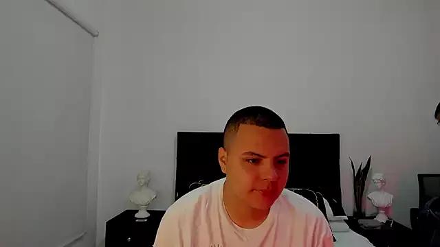 NoahLux from StripChat is Freechat