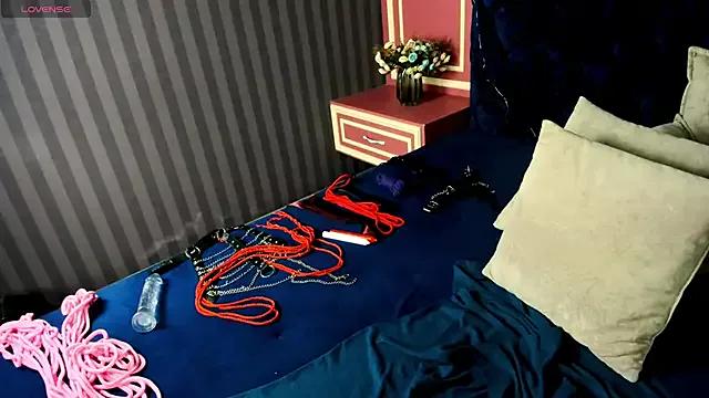 Explore our live girls sluts from our Custom and Multi clubs and checkout exclusive access to highly interactive content, such as shape, hair, titties, pussy type and many more.