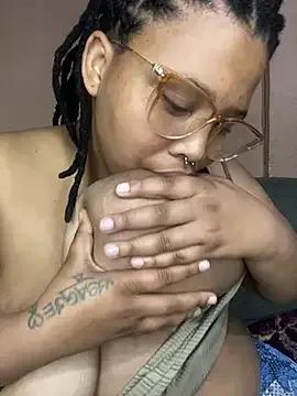 NonoGotBoobies from StripChat