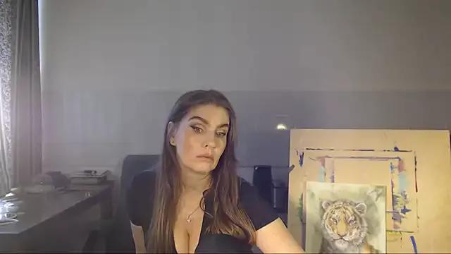 Explore our live girls sluts from our Custom and Multi clubs and checkout exclusive access to highly interactive content, such as shape, hair, titties, pussy type and many more.