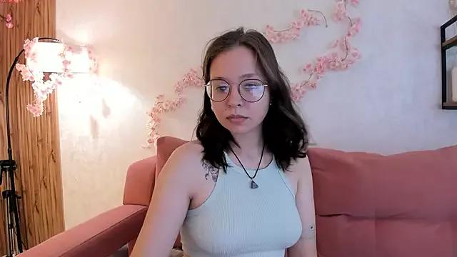 Explore our live girls sluts from our Custom and Multi clubs and checkout exclusive access to highly interactive content, such as shape, hair, titties, pussy type and many more.