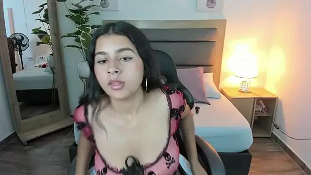 norah_777 from StripChat is Freechat