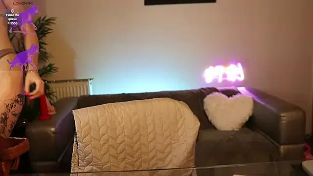 Explore our live girls sluts from our Custom and Multi clubs and checkout exclusive access to highly interactive content, such as shape, hair, titties, pussy type and many more.