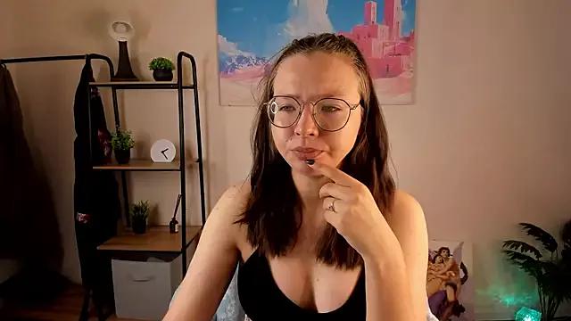Nuura_Moore webcams show profile image 