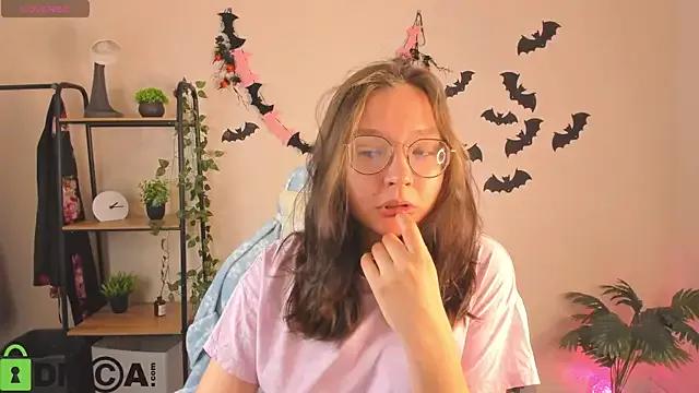 Nuura_Moore from StripChat is Freechat