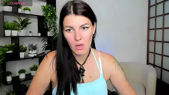 Explore our live girls sluts from our Custom and Multi clubs and checkout exclusive access to highly interactive content, such as shape, hair, titties, pussy type and many more.