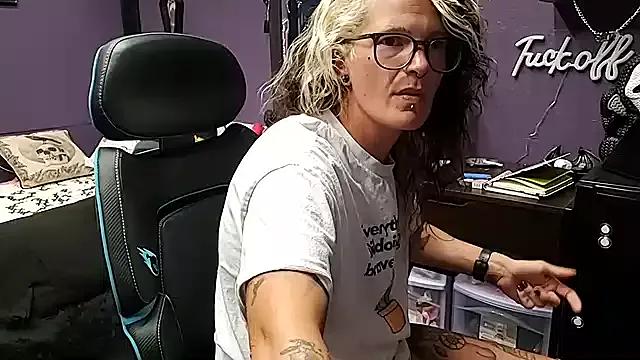 oddywithabody from StripChat