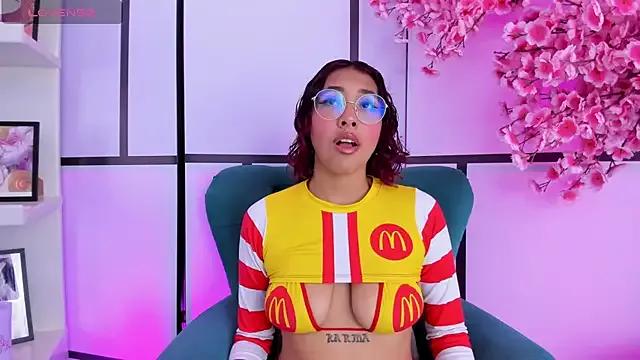 Olivejoness from StripChat is Freechat