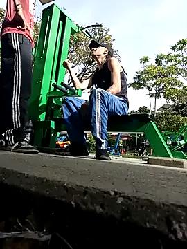 Oliver_rolland from StripChat is Freechat