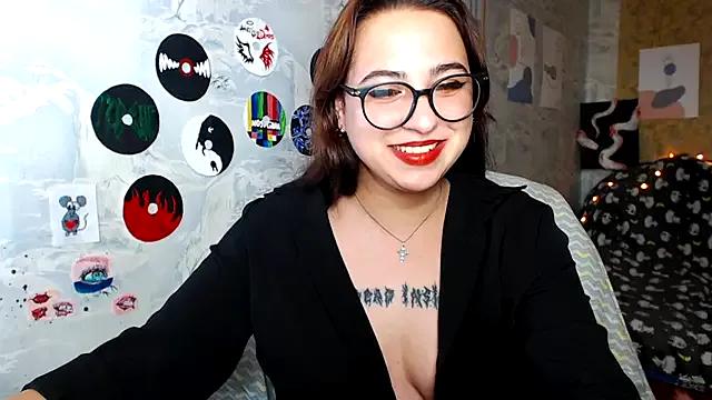 Explore our live girls sluts from our Custom and Multi clubs and checkout exclusive access to highly interactive content, such as shape, hair, titties, pussy type and many more.