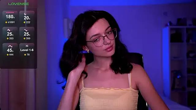 Explore our live girls sluts from our Custom and Multi clubs and checkout exclusive access to highly interactive content, such as shape, hair, titties, pussy type and many more.