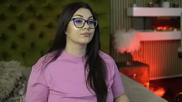 OliviaNoir from StripChat is Freechat