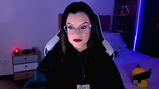 Explore our live girls sluts from our Custom and Multi clubs and checkout exclusive access to highly interactive content, such as shape, hair, titties, pussy type and many more.