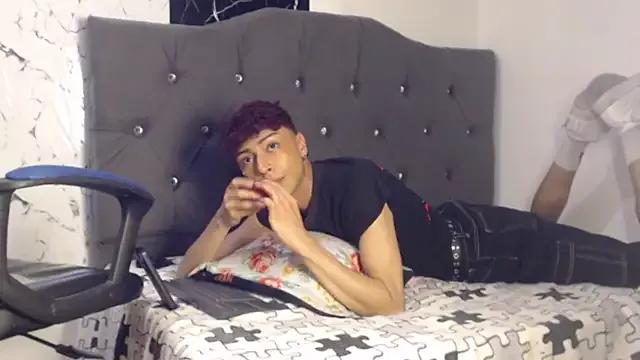 owen_sexy25 from StripChat is Freechat