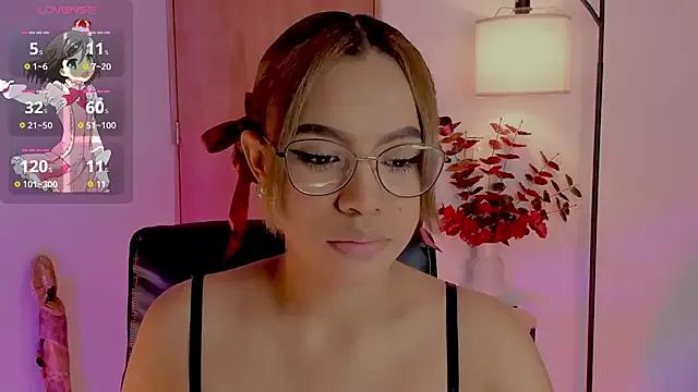 Explore our live girls sluts from our Custom and Multi clubs and checkout exclusive access to highly interactive content, such as shape, hair, titties, pussy type and many more.