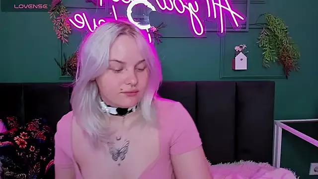 Explore our live girls sluts from our Custom and Multi clubs and checkout exclusive access to highly interactive content, such as shape, hair, titties, pussy type and many more.