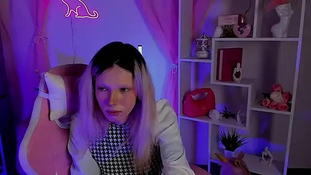 Explore our live girls sluts from our Custom and Multi clubs and checkout exclusive access to highly interactive content, such as shape, hair, titties, pussy type and many more.