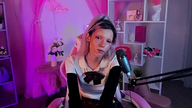 Explore our live girls sluts from our Custom and Multi clubs and checkout exclusive access to highly interactive content, such as shape, hair, titties, pussy type and many more.