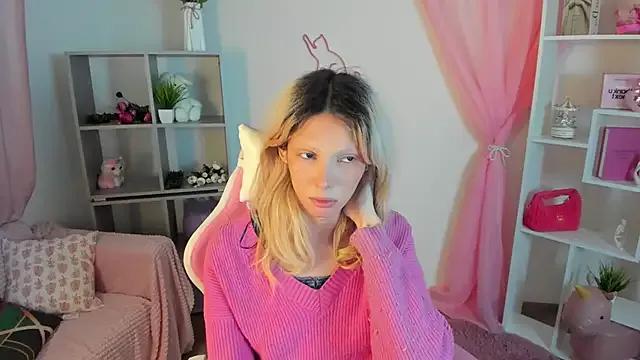 Explore our live girls sluts from our Custom and Multi clubs and checkout exclusive access to highly interactive content, such as shape, hair, titties, pussy type and many more.