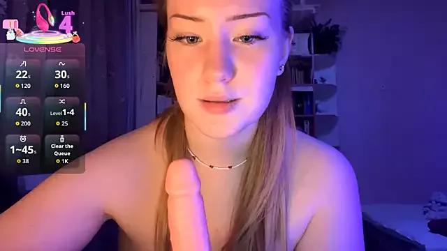 PandaFluff from StripChat is Freechat