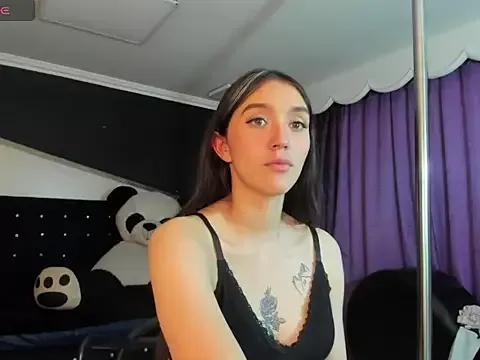 Explore our live girls sluts from our Custom and Multi clubs and checkout exclusive access to highly interactive content, such as shape, hair, titties, pussy type and many more.