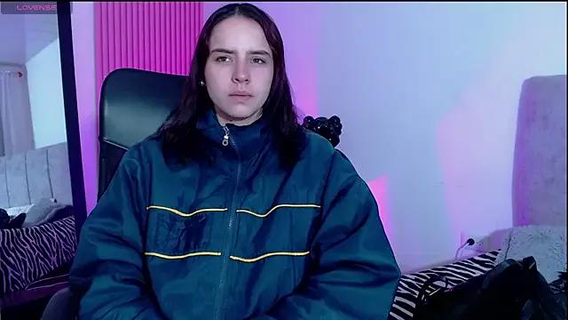 Paris_bby from StripChat is Freechat